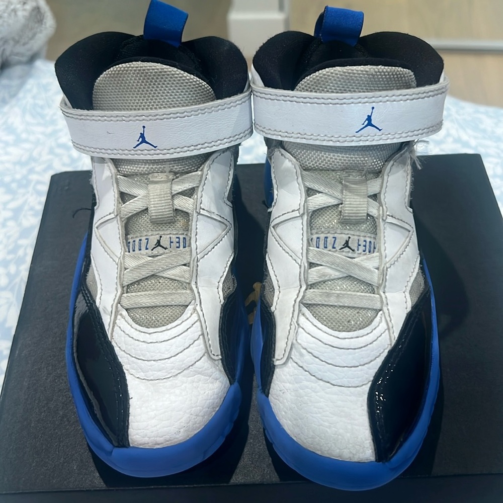 Jordan Jumpman Two Trey